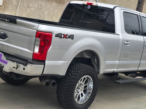 Used 2017 Ford F250 Lariat AWD/4WD image 6