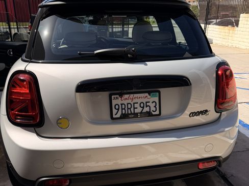 Used 2023 MINI Cooper SE FWD image 4