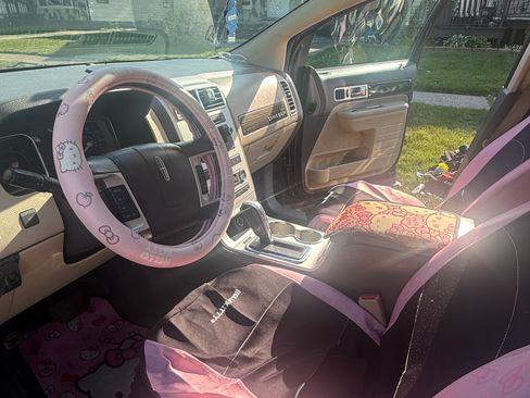 Used 2010 Lincoln MKX AWD image 9