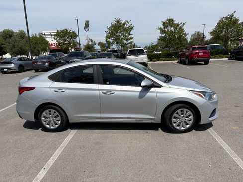Used 2019 Hyundai Accent SE image 4
