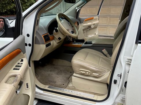 Used 2010 INFINITI QX56 56 Sport Utility 4D image 14