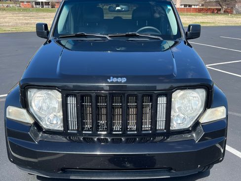 Used 2012 Jeep Liberty Sport image 2