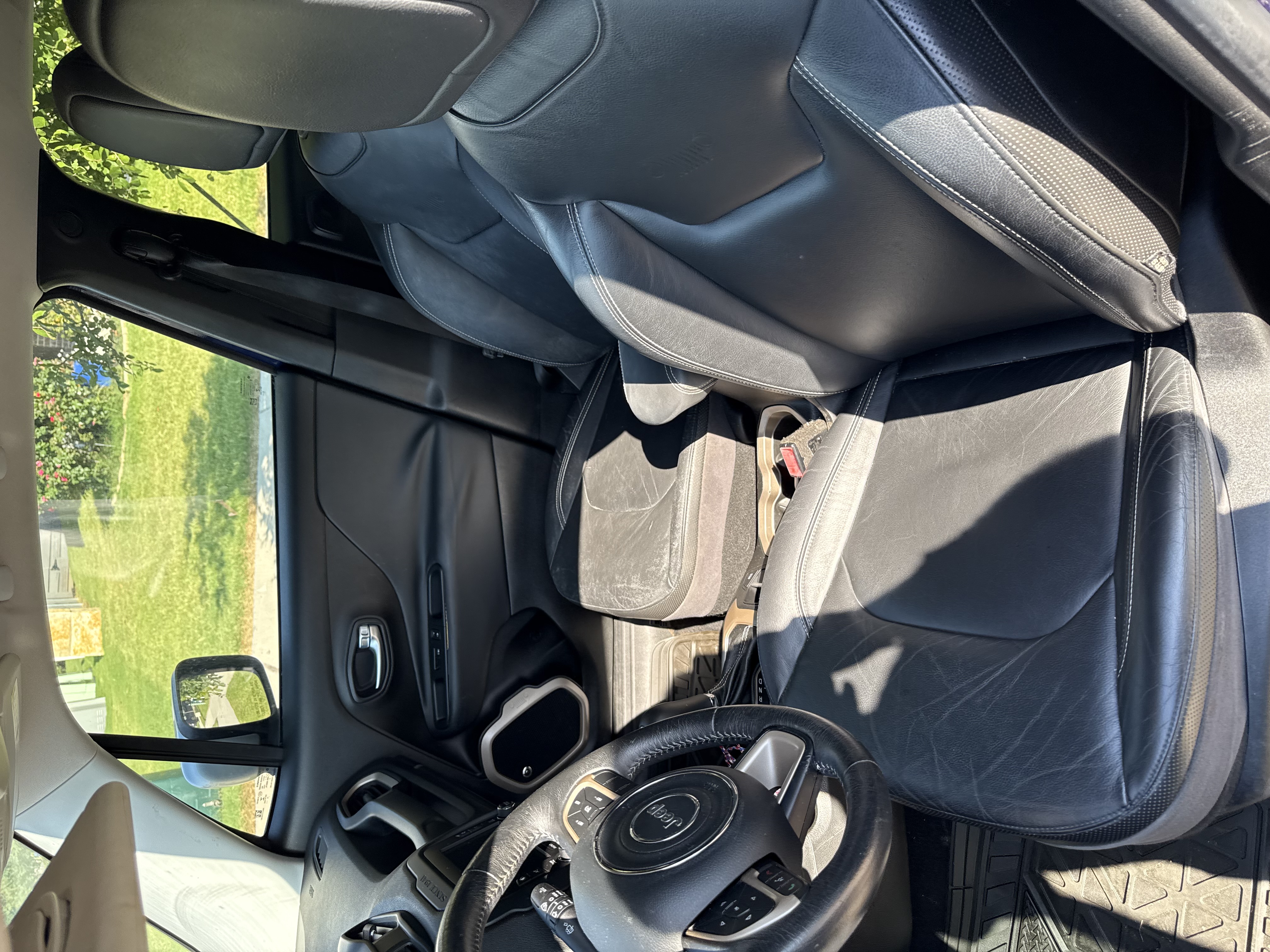 Used 2016 Jeep Renegade Limited w/ Safety & Security Group AWD/4WD image 2