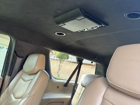 Used 2018 Cadillac Escalade ESV Platinum image 31