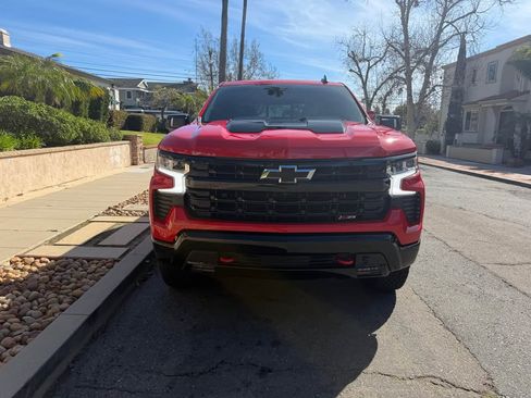 Used 2023 Chevrolet Silverado 1500 LT Trail Boss w/ Convenience Package II image 4