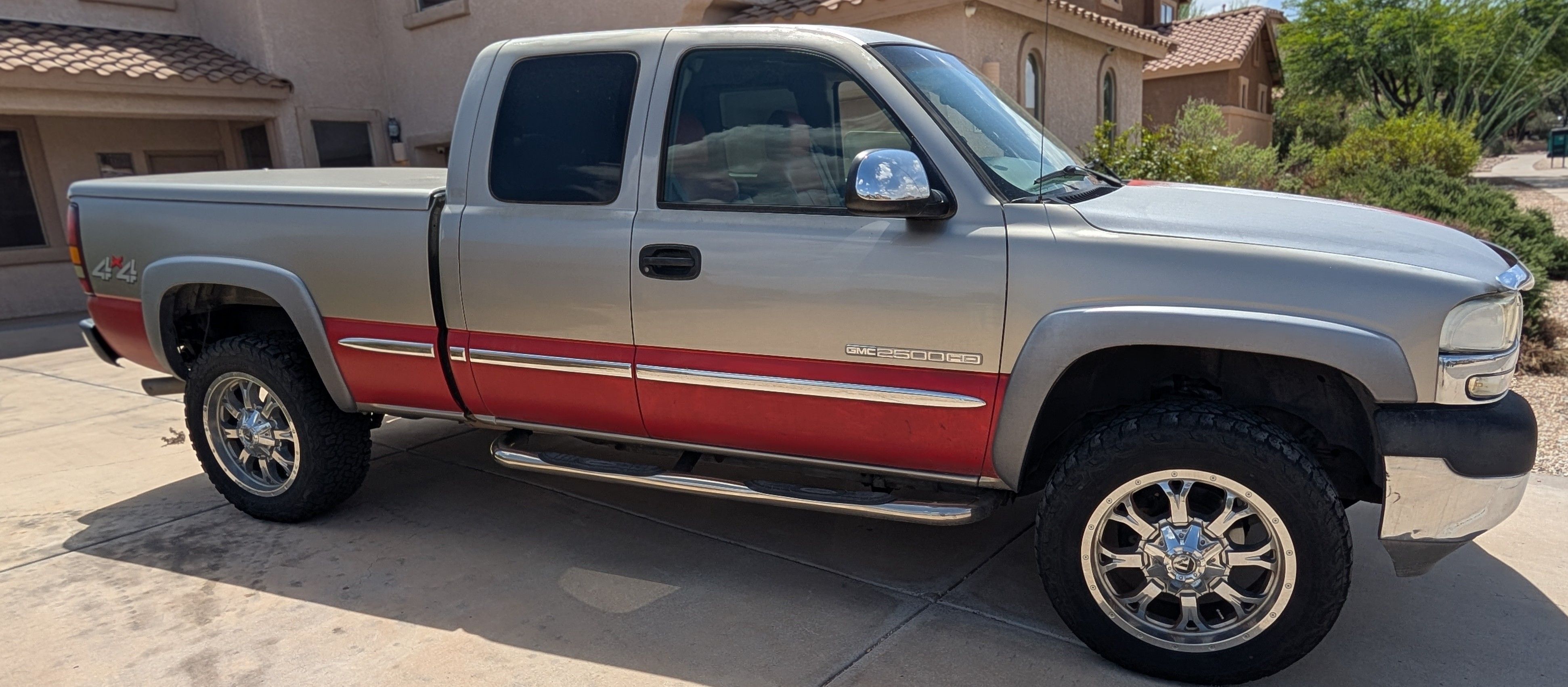Used 2002 GMC Sierra 2500 4x4 Extended Cab HD w/ Sierra Professional Pkg image 2