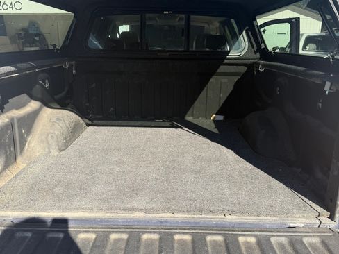 Used 2004 Ford F150 Lariat image 16