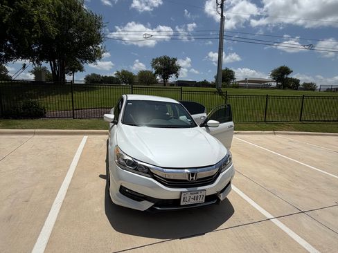 Used 2017 Honda Accord Sport image 5