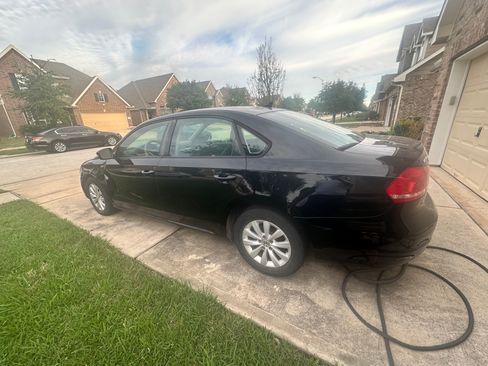 Used 2014 Volkswagen Passat 1.8T Wolfsburg Edition image 5