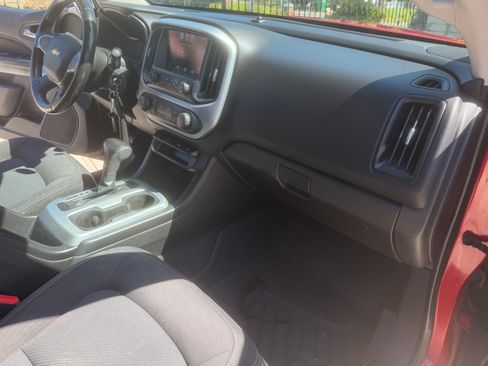 Used 2015 Chevrolet Colorado LT w/ LT Convenience Package RWD image 11