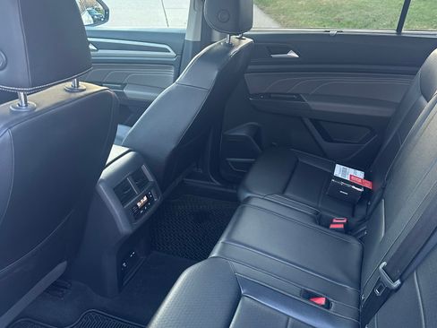 Used 2022 Volkswagen Atlas SEL R-Line image 11