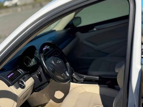 Used 2015 Volkswagen Passat 1.8T Limited Edition FWD image 9