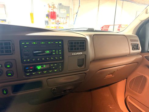 Used 2003 Ford Excursion Eddie Bauer AWD/4WD image 9