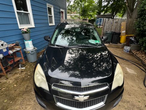Used 2011 Chevrolet Equinox LS w/ Bluetooth Package FWD image 1