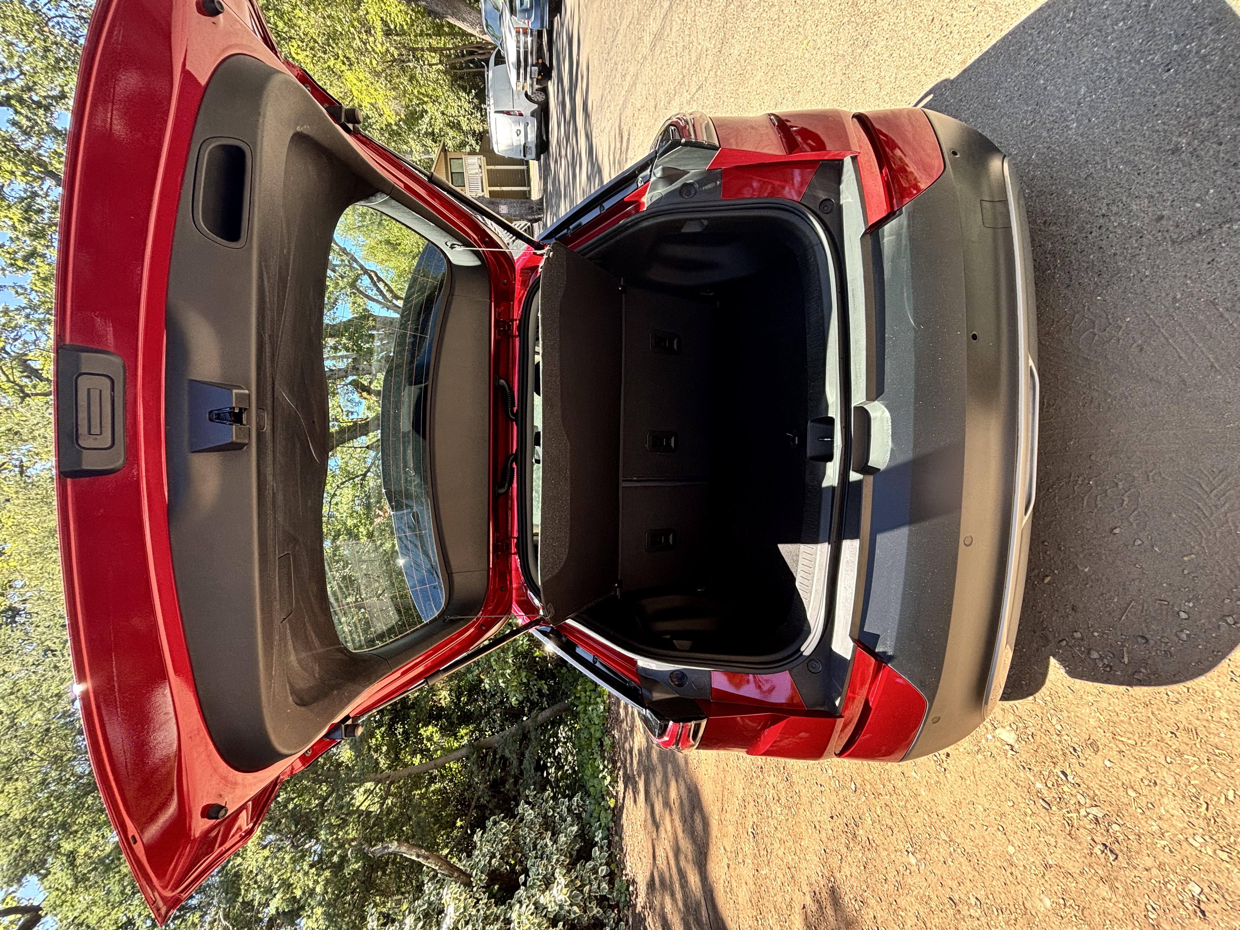 Used 2022 Chevrolet Bolt EUV LT w/ Convenience Package FWD image 17