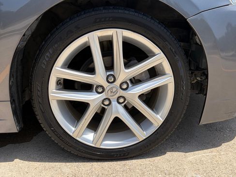 Used 2014 Lexus CT 200h w/ Seat Comfort Package FWD image 9