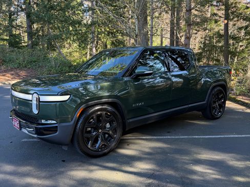 Used 2023 Rivian R1T Adventure image 5