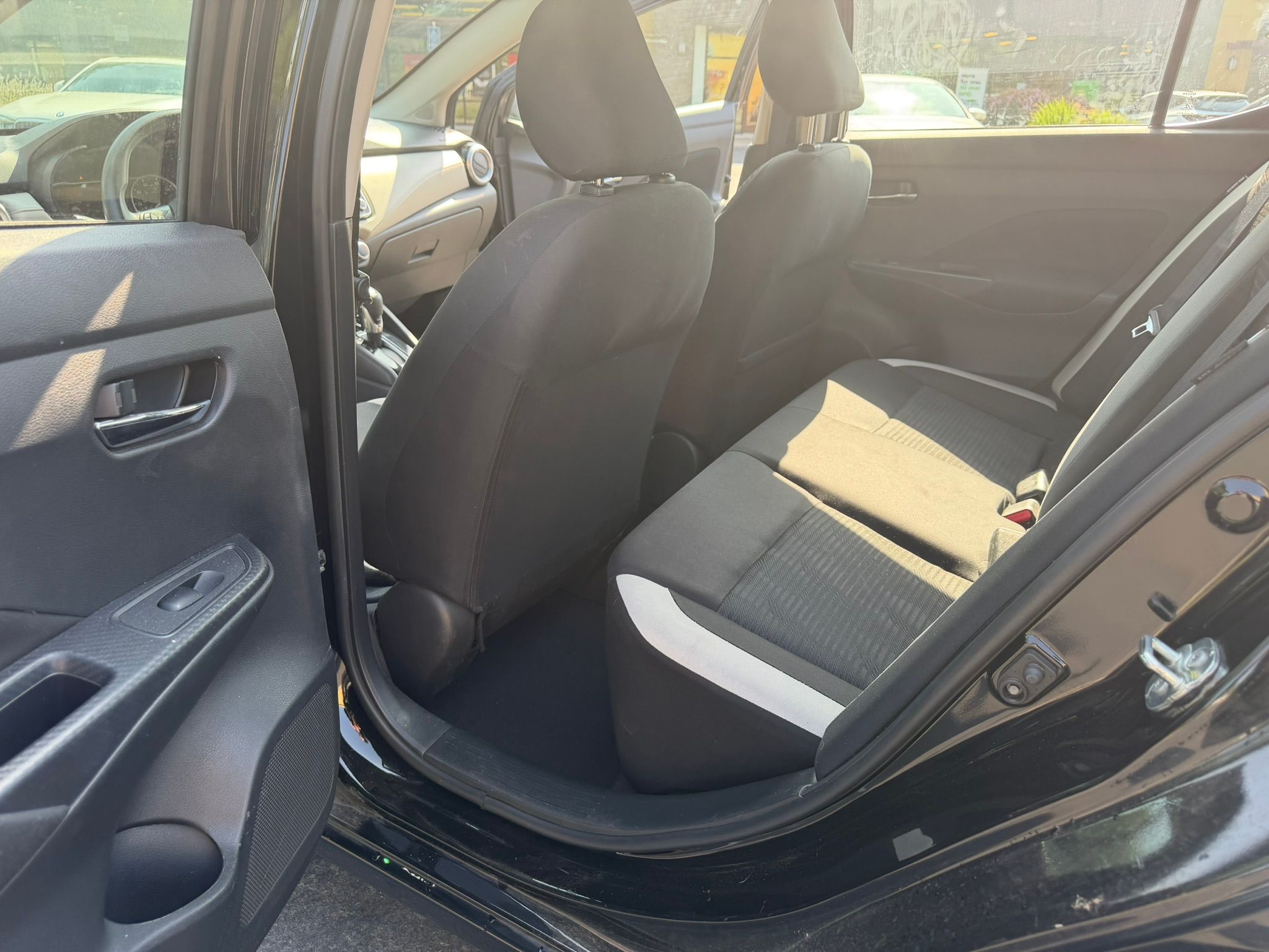 Used 2021 Nissan Versa SV FWD image 8