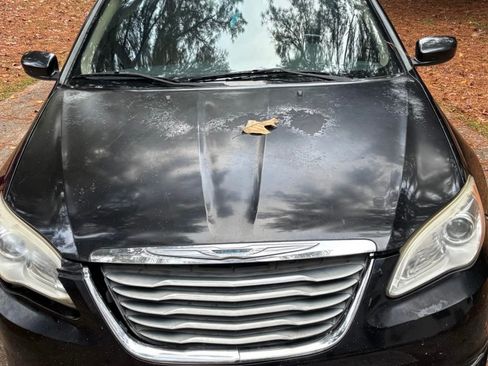 Used 2012 Chrysler 200 Touring FWD image 1