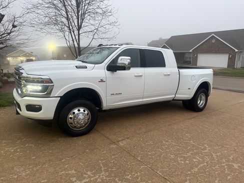 Used 2025 RAM 3500 Longhorn image 2