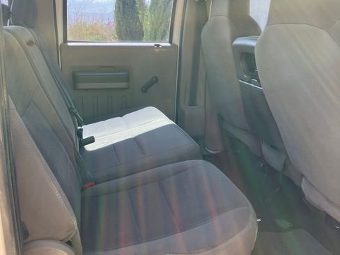 Used 2010 Ford F250 XL image 6