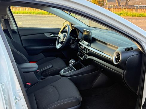 Used 2019 Kia Forte LXS image 15