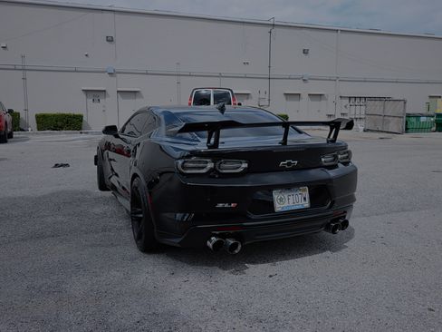 Used 2019 Chevrolet Camaro ZL1 image 9