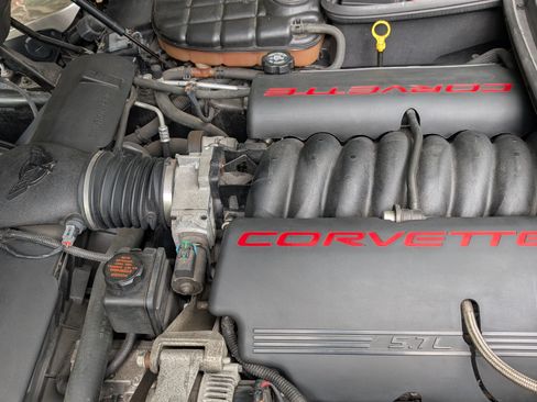 Used 2000 Chevrolet Corvette Convertible w/ Memory Pkg image 19