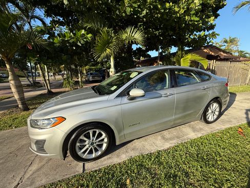 Used 2019 Ford Fusion SE image 4