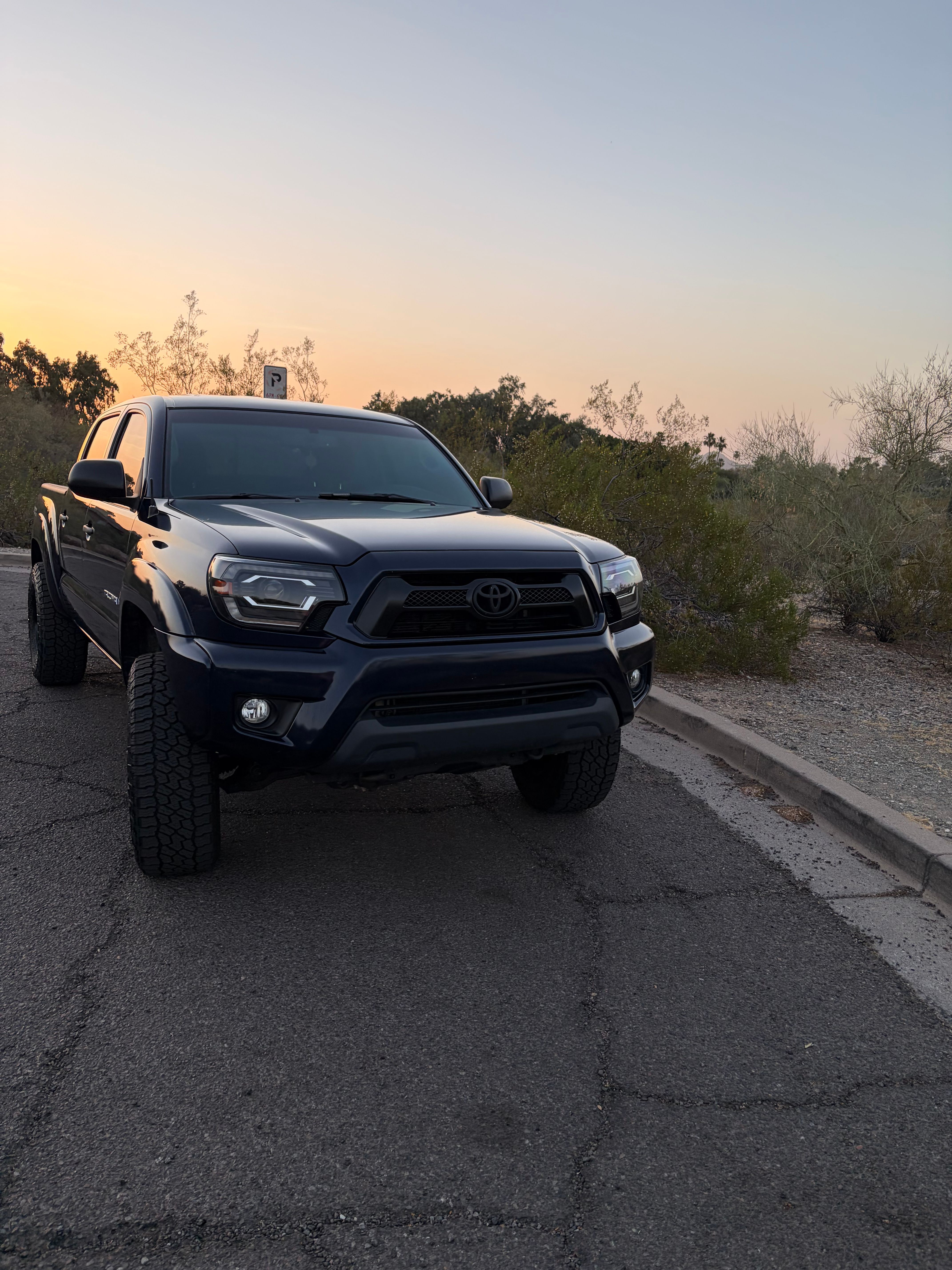 Used 2013 Toyota Tacoma 4x4 Double Cab w/ TRD Off-Road Pkg image 2