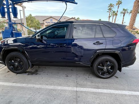 Used 2020 Toyota RAV4 XSE AWD/4WD image 1
