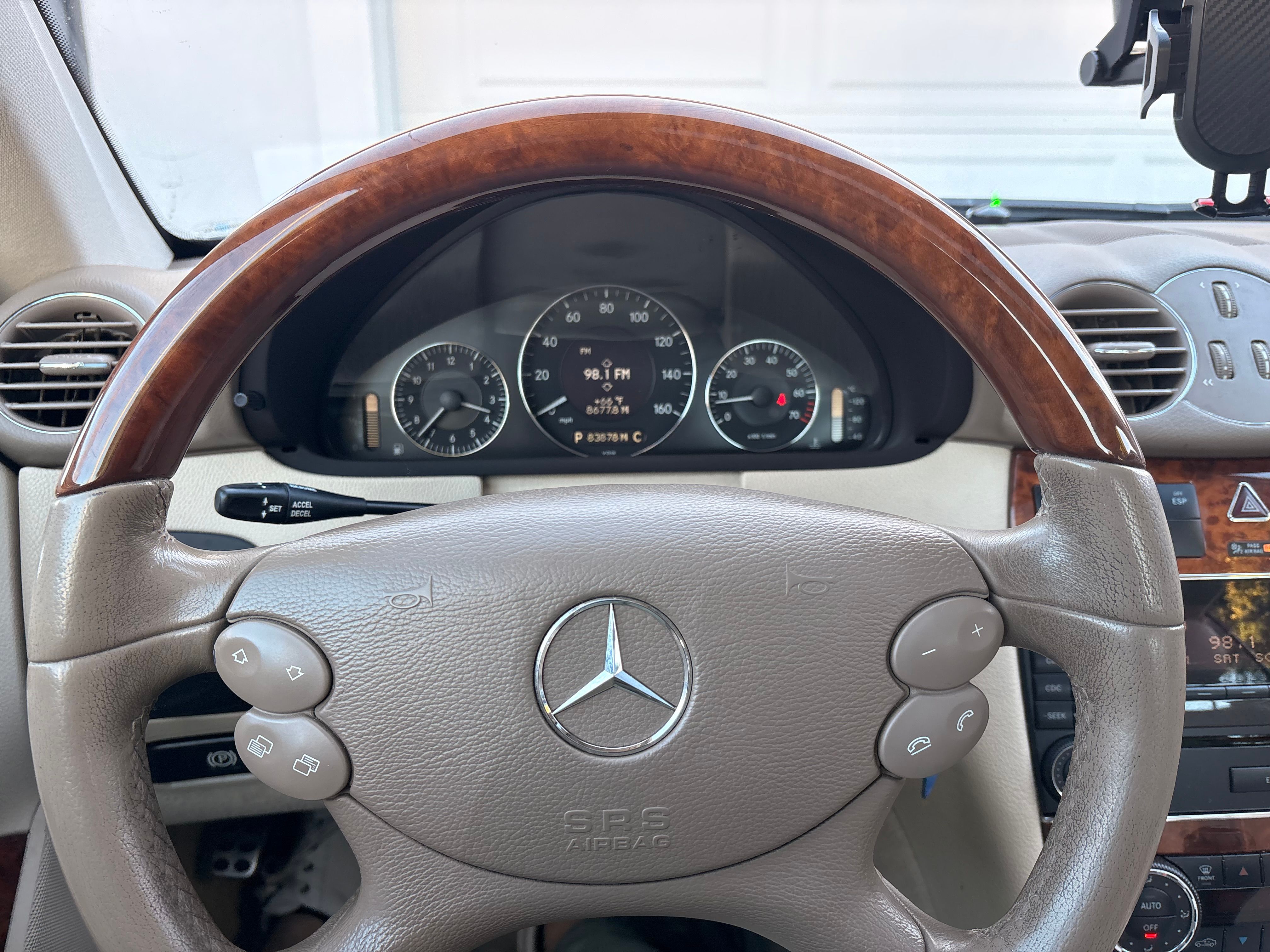 Used 2008 Mercedes-Benz CLK 350 Coupe image 6