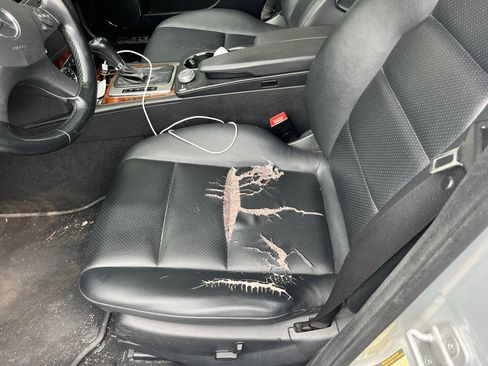 Used 2011 Mercedes-Benz C 300 4MATIC Sedan image 11