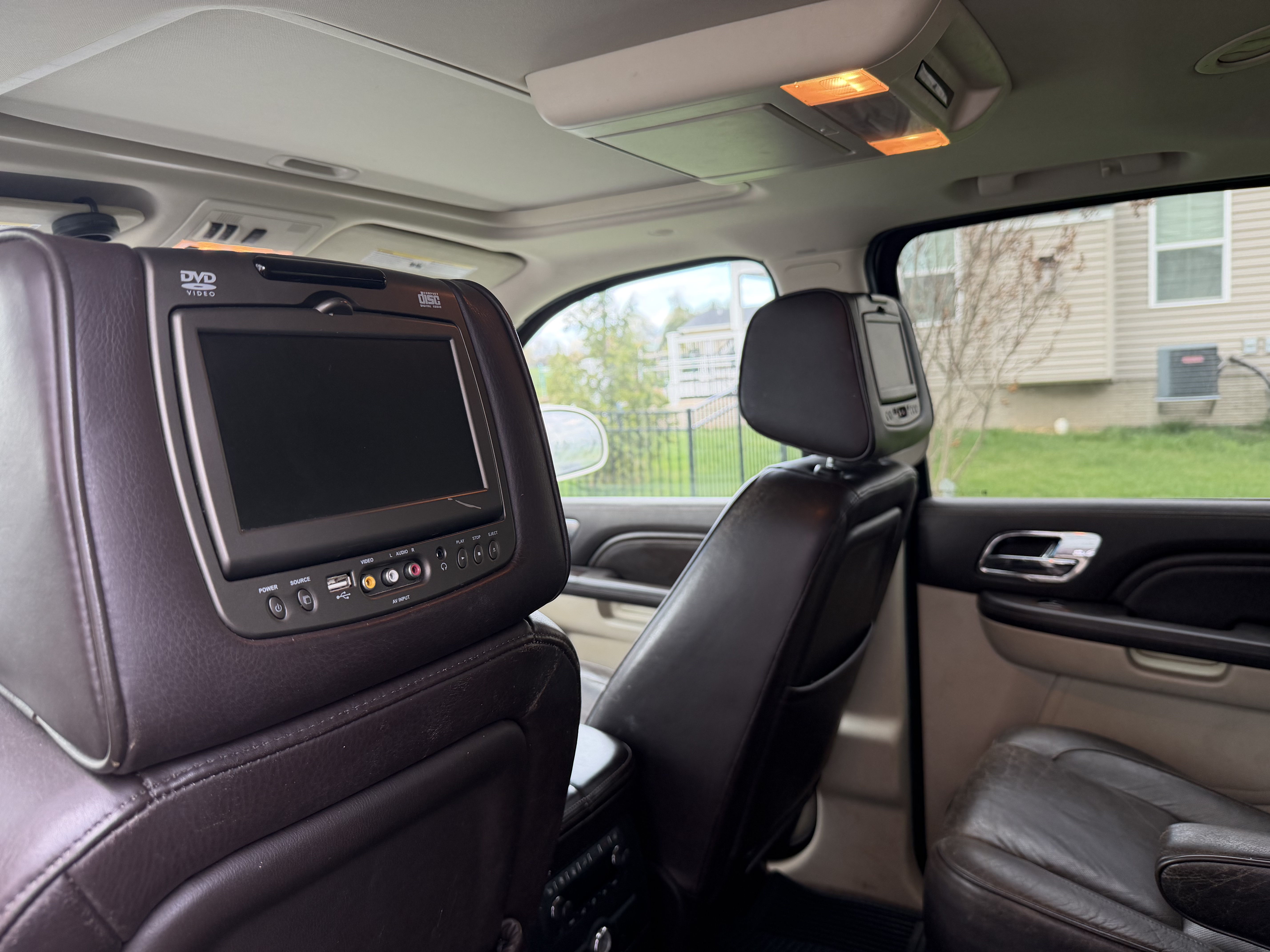 Used 2014 Cadillac Escalade ESV Platinum AWD/4WD image 11