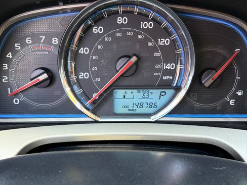 Used 2013 Toyota RAV4 Limited AWD/4WD image 2