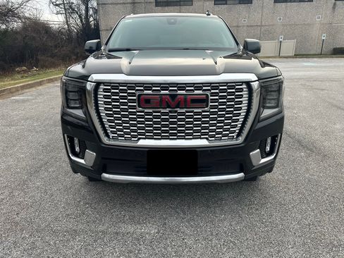 Used 2021 GMC Yukon Denali w/ Denali Premium Package image 2