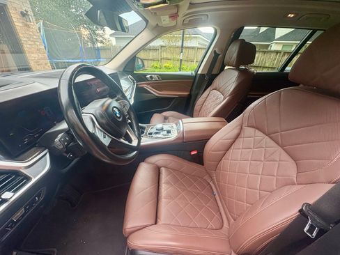 Used 2023 BMW X7 xDrive40i w/ Premium Package AWD/4WD image 12