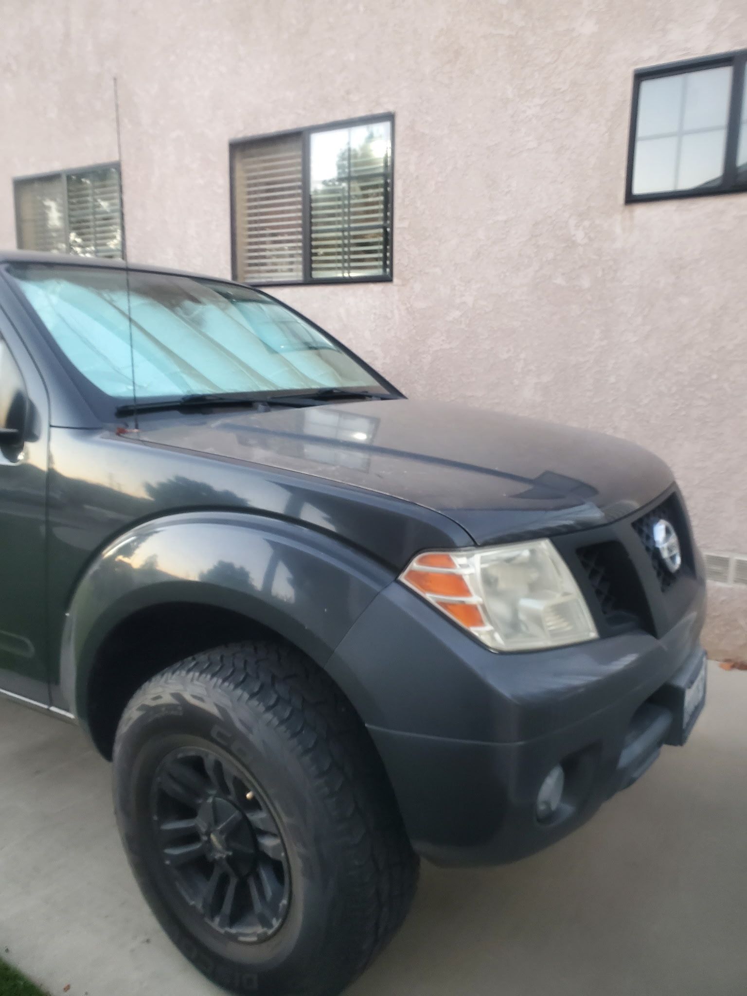 Used 2012 Nissan Frontier SV RWD image 2