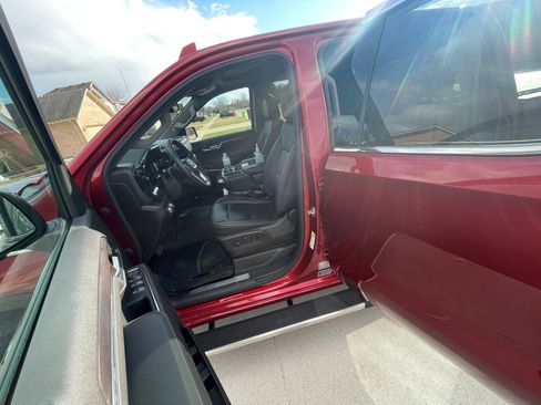 Used 2023 GMC Sierra 1500 SLT image 9