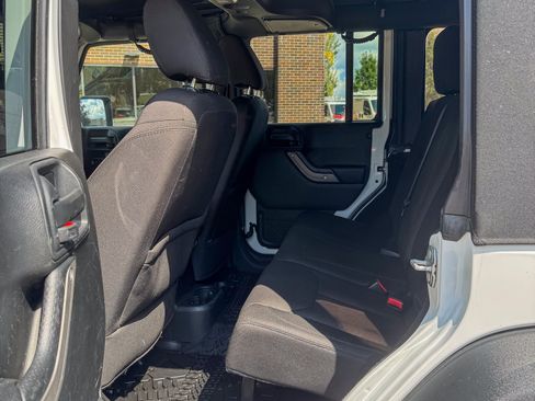 Used 2017 Jeep Wrangler Unlimited Sport AWD/4WD image 19