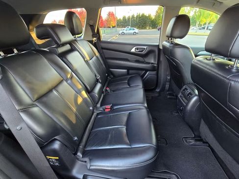 Used 2017 Nissan Pathfinder SL image 12