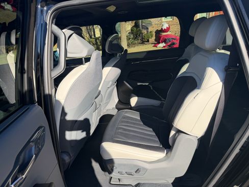 Used 2024 Kia EV9 GT-Line image 13