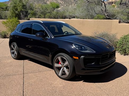 Used 2024 Porsche Macan S image 2