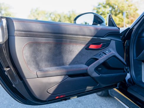 Used 2021 Porsche 718 Cayman GT4 image 16