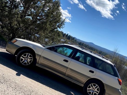 Used 2004 Subaru Outback Wagon image 4