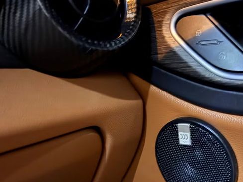 Used 2018 Alfa Romeo Giulia Ti w/ Quick Order Package 22Z Lusso image 6