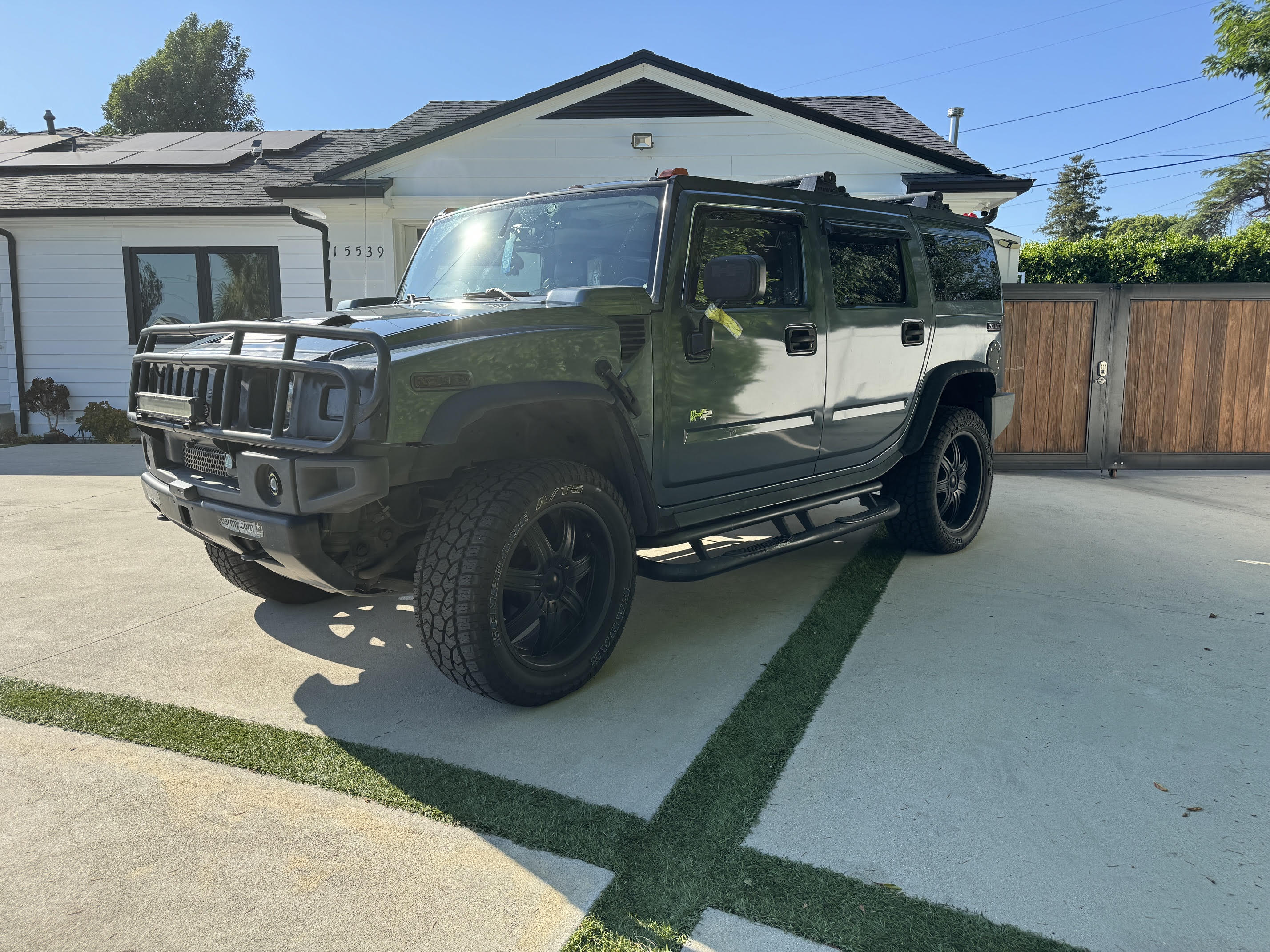 Used 2005 HUMMER H2 w/ Preferred Equipment Group AWD/4WD image 8