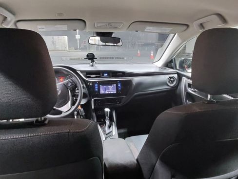 Used 2019 Toyota Corolla LE FWD image 15