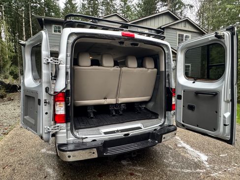 Used 2017 Nissan NV 3500 SL image 12