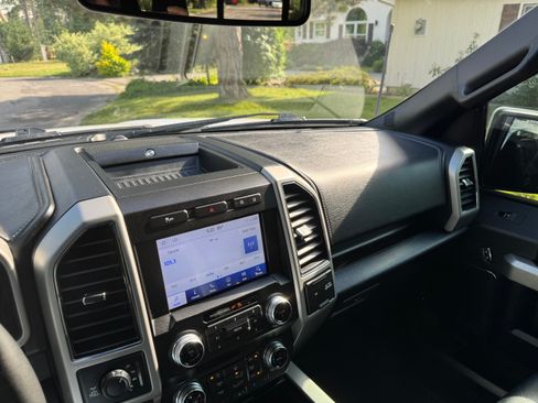 Used 2020 Ford F150 Lariat w/ Equipment Group 502A Luxury image 15